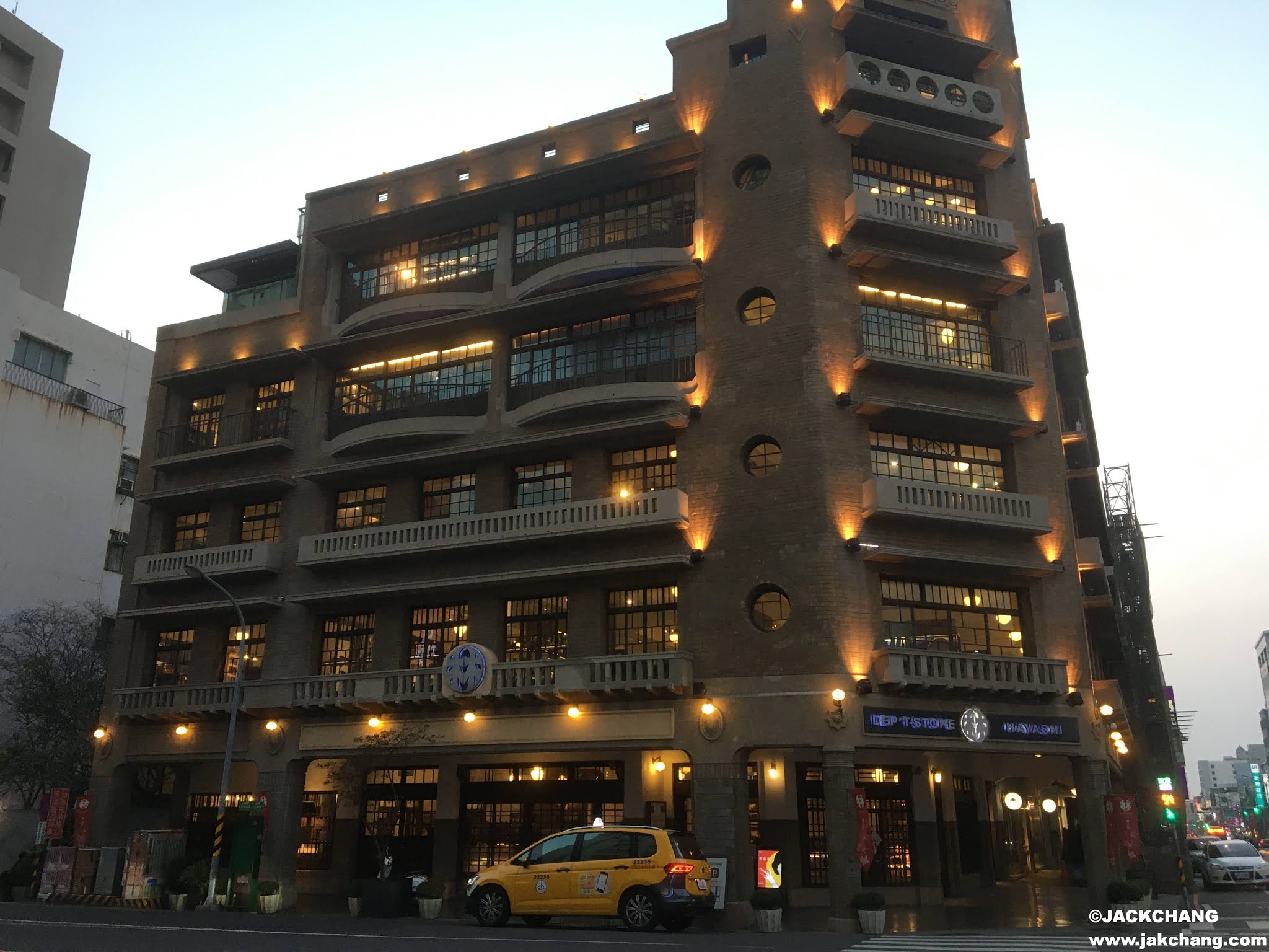 https://mdw-travel-data-us-east-1.s3.amazonaws.com/img/country/Taiwan/Hayashi-Department-Store/img_00.jpg