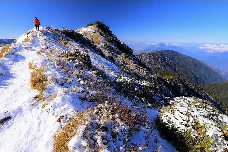 https://mdw-travel-data-us-east-1.s3.amazonaws.com/img/country/Taiwan/Hehuan-Mountain/img_00.jpg