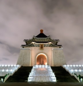 https://mdw-travel-data-us-east-1.s3.amazonaws.com/img/country/Taiwan/Heroes-Memorial-Hall-Exhibition-Hall/img_03.jpg