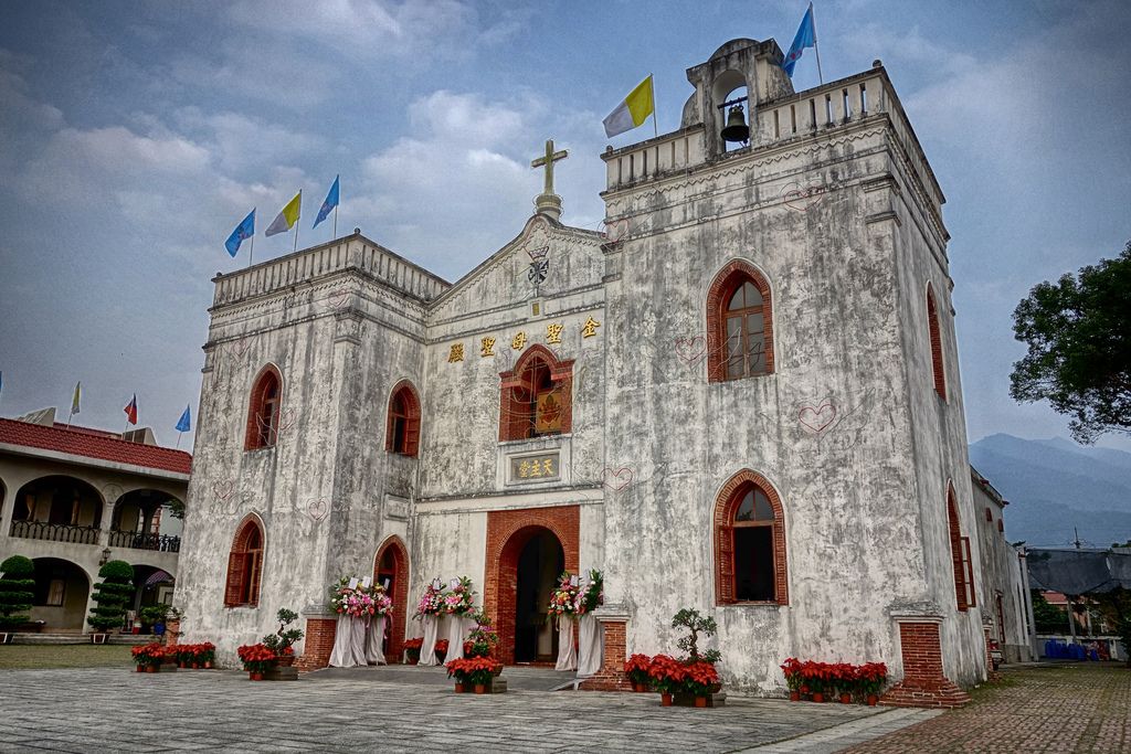https://mdw-travel-data-us-east-1.s3.amazonaws.com/img/country/Taiwan/Immaculate-Conception-Cathedral/img_03.jpg