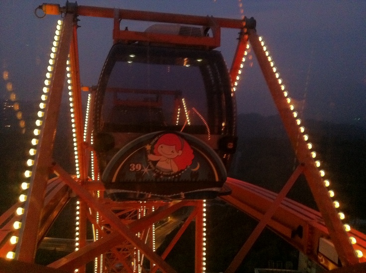https://mdw-travel-data-us-east-1.s3.amazonaws.com/img/country/Taiwan/Kaohsiung-Ferris-Wheel/img_02.jpg