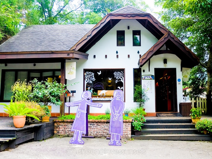 https://mdw-travel-data-us-east-1.s3.amazonaws.com/img/country/Taiwan/Lavender-Cottage/img_02.jpg