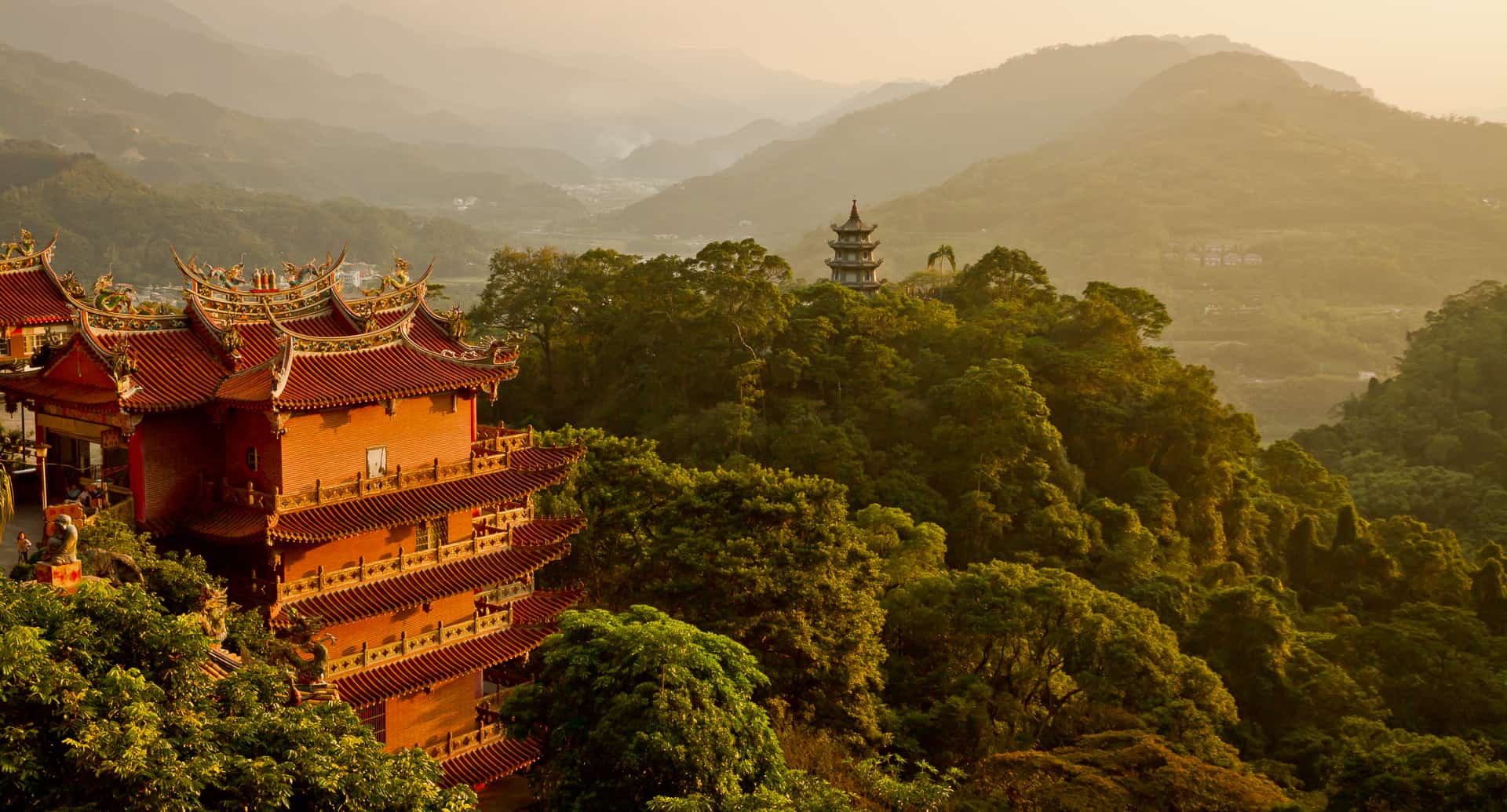 https://mdw-travel-data-us-east-1.s3.amazonaws.com/img/country/Taiwan/Lions-Head-Mountain/img_01.jpg