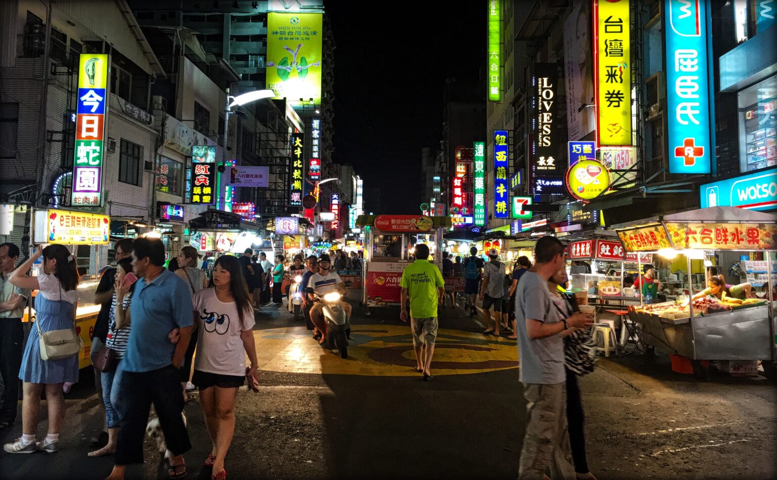 https://mdw-travel-data-us-east-1.s3.amazonaws.com/img/country/Taiwan/Liuhe-Night-Market/img_02.jpg