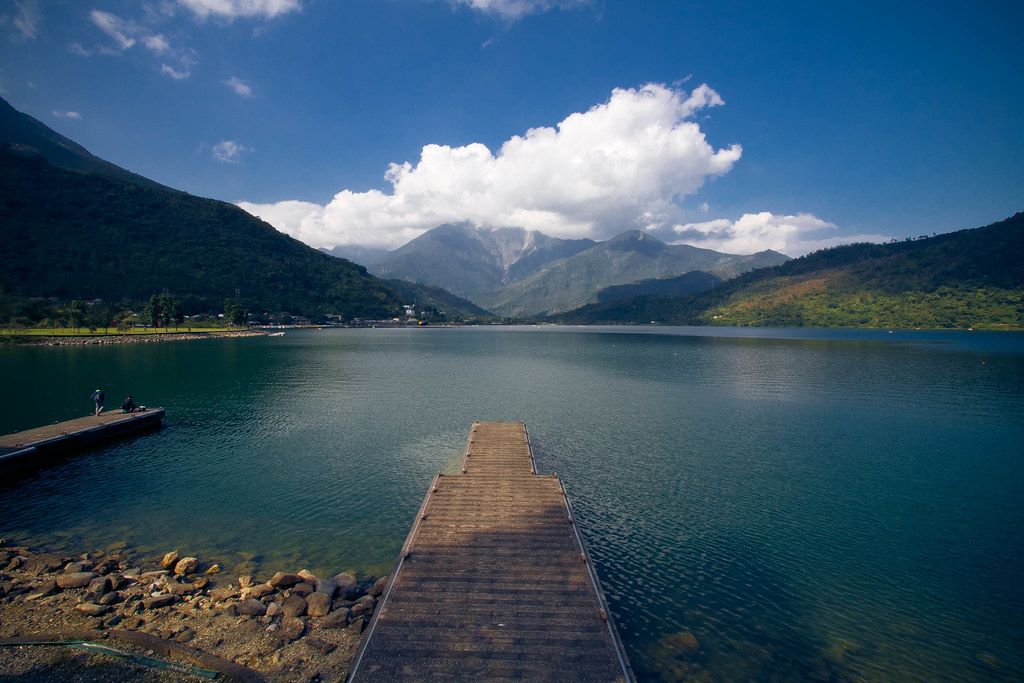https://mdw-travel-data-us-east-1.s3.amazonaws.com/img/country/Taiwan/Liyu-Lake/img_00.jpg