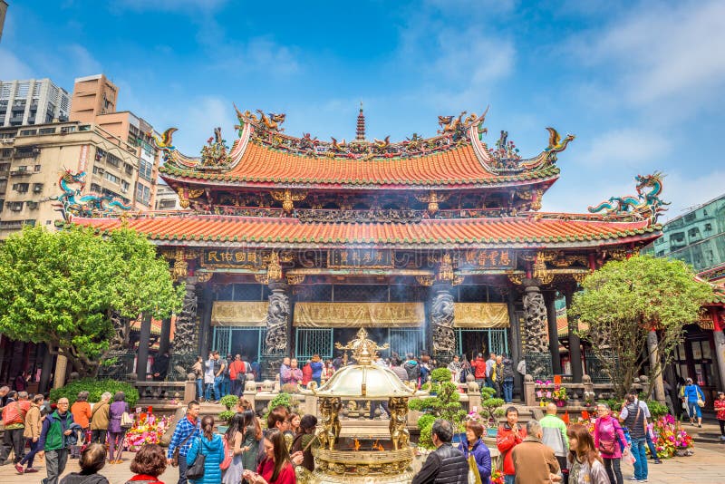 https://mdw-travel-data-us-east-1.s3.amazonaws.com/img/country/Taiwan/Longshan-Temple/img_03.jpg