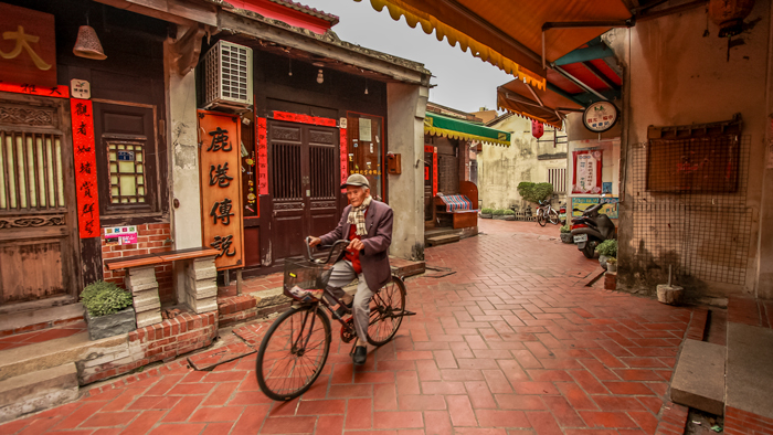 https://mdw-travel-data-us-east-1.s3.amazonaws.com/img/country/Taiwan/Lugang-Old-Street/img_00.jpg