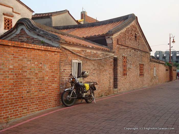 https://mdw-travel-data-us-east-1.s3.amazonaws.com/img/country/Taiwan/Lugang-Old-Street/img_03.jpg