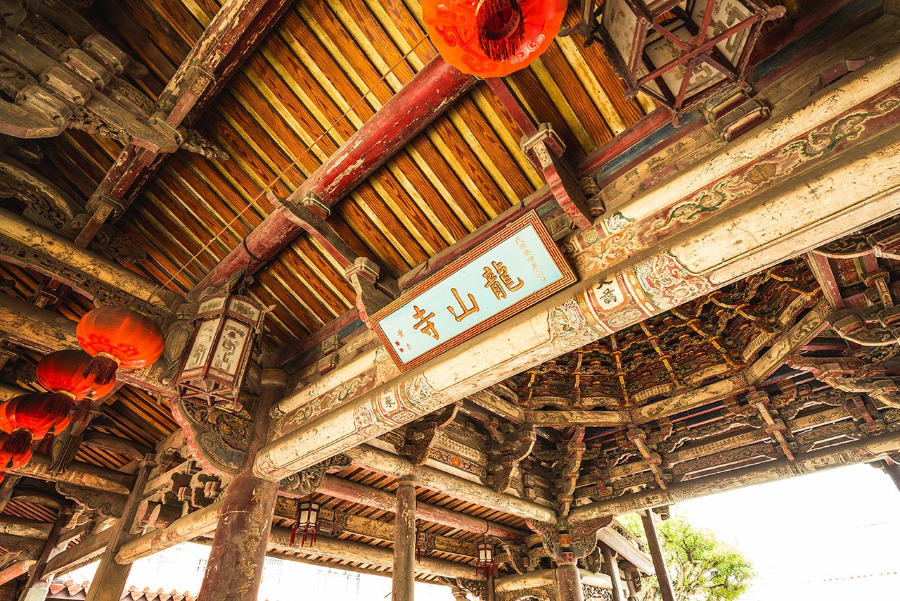 https://mdw-travel-data-us-east-1.s3.amazonaws.com/img/country/Taiwan/Lukang-Longshan-Temple/img_02.jpg