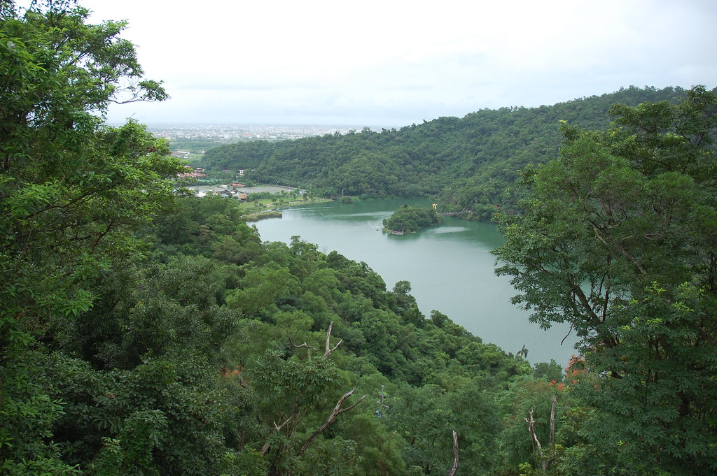 https://mdw-travel-data-us-east-1.s3.amazonaws.com/img/country/Taiwan/Meihua-Lake/img_03.jpg