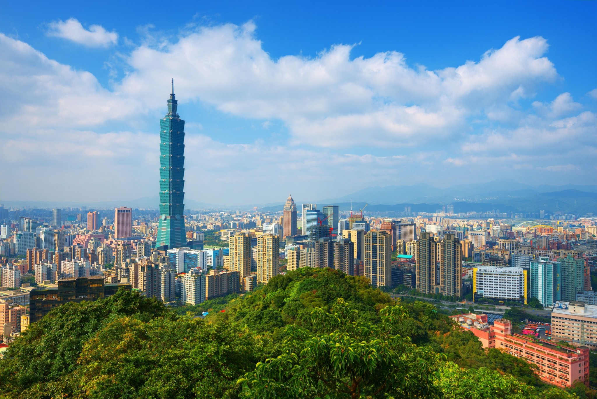 https://mdw-travel-data-us-east-1.s3.amazonaws.com/img/country/Taiwan/Meilun-Mountain-Park/img_02.jpg