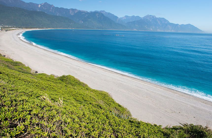 https://mdw-travel-data-us-east-1.s3.amazonaws.com/img/country/Taiwan/Qixingtan-Beach/img_00.jpg