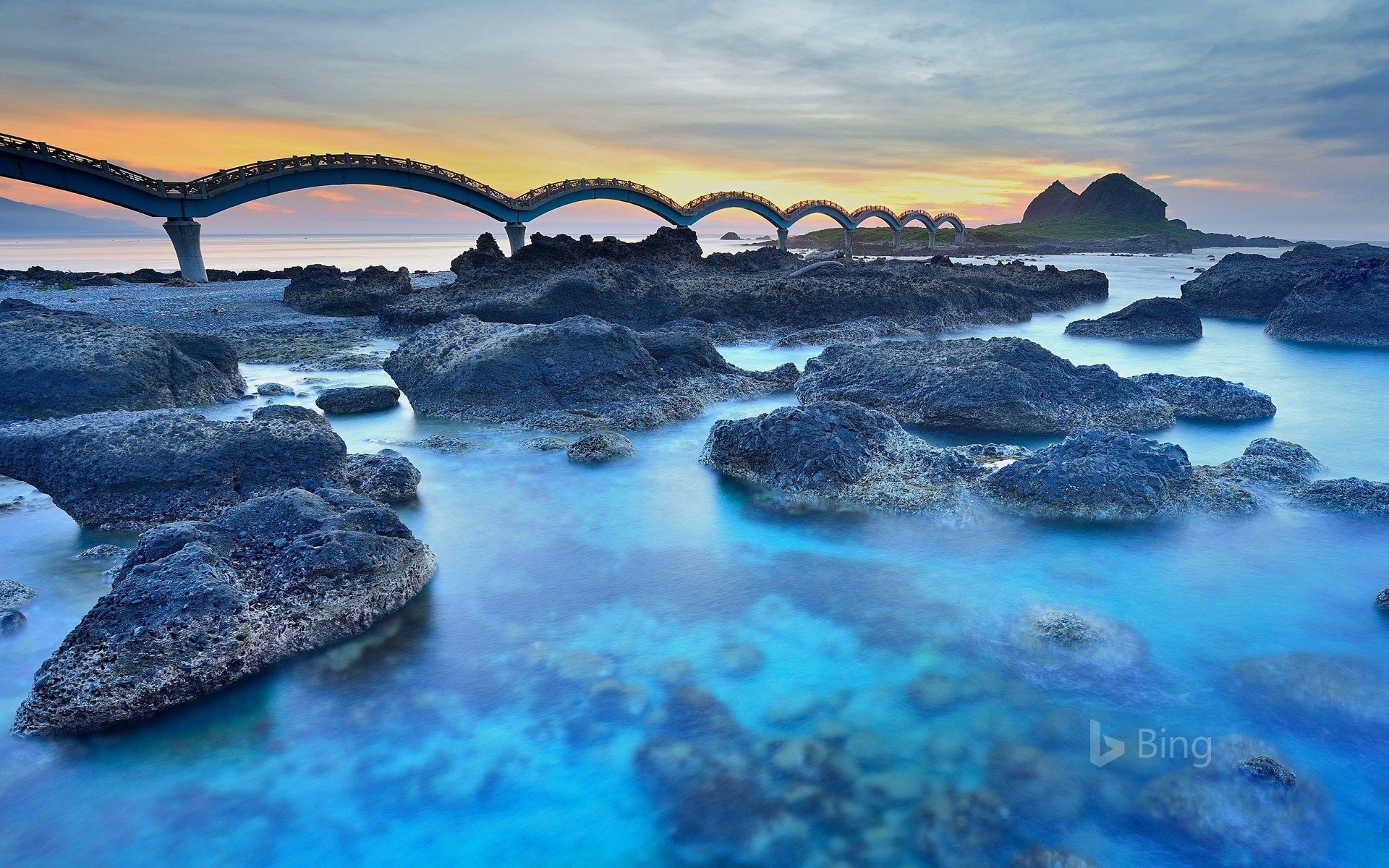 https://mdw-travel-data-us-east-1.s3.amazonaws.com/img/country/Taiwan/Sanxiantai/img_01.jpg