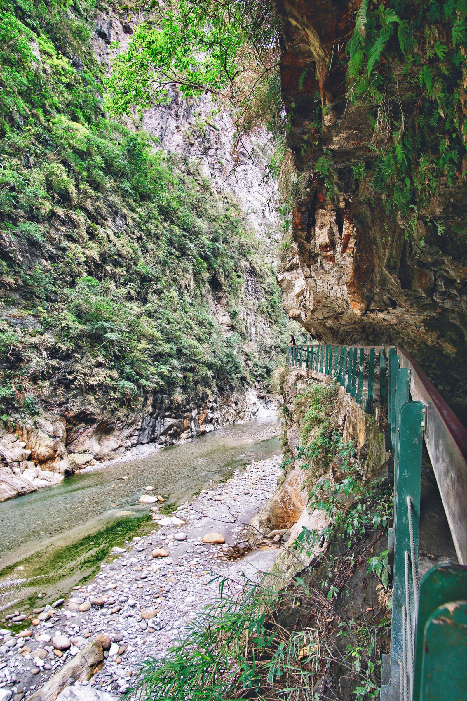 https://mdw-travel-data-us-east-1.s3.amazonaws.com/img/country/Taiwan/Shakadang-Trail/img_03.jpg
