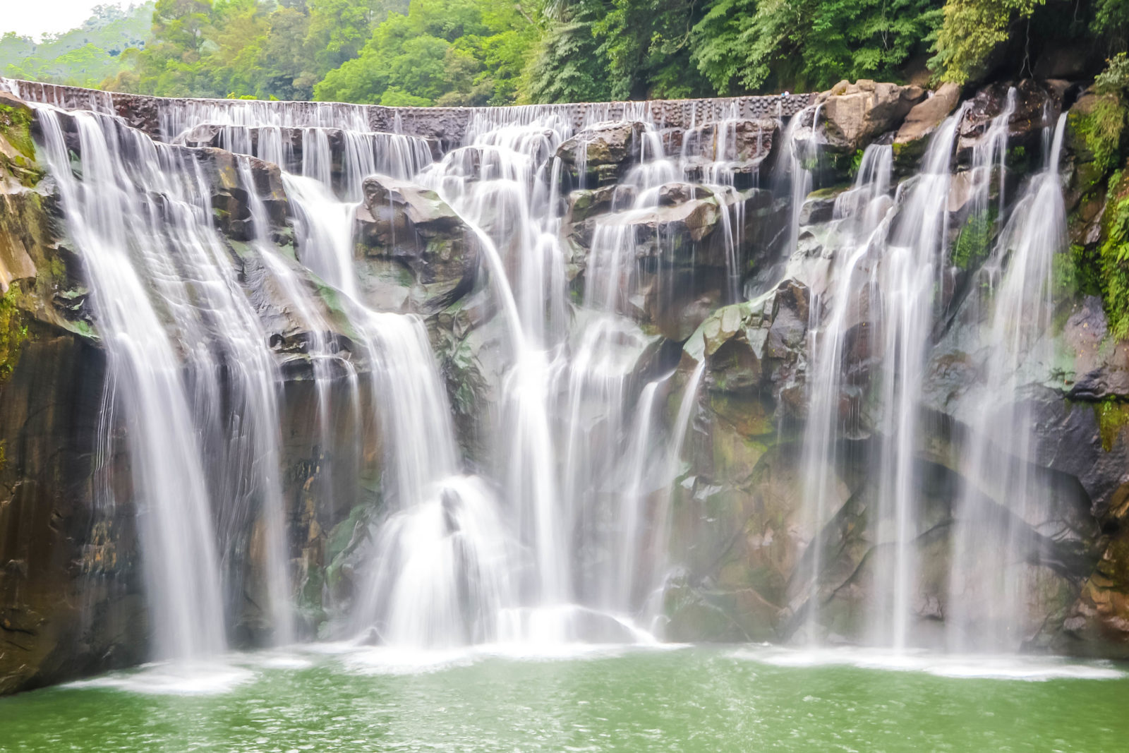 https://mdw-travel-data-us-east-1.s3.amazonaws.com/img/country/Taiwan/Shifen-Waterfall/img_01.jpg