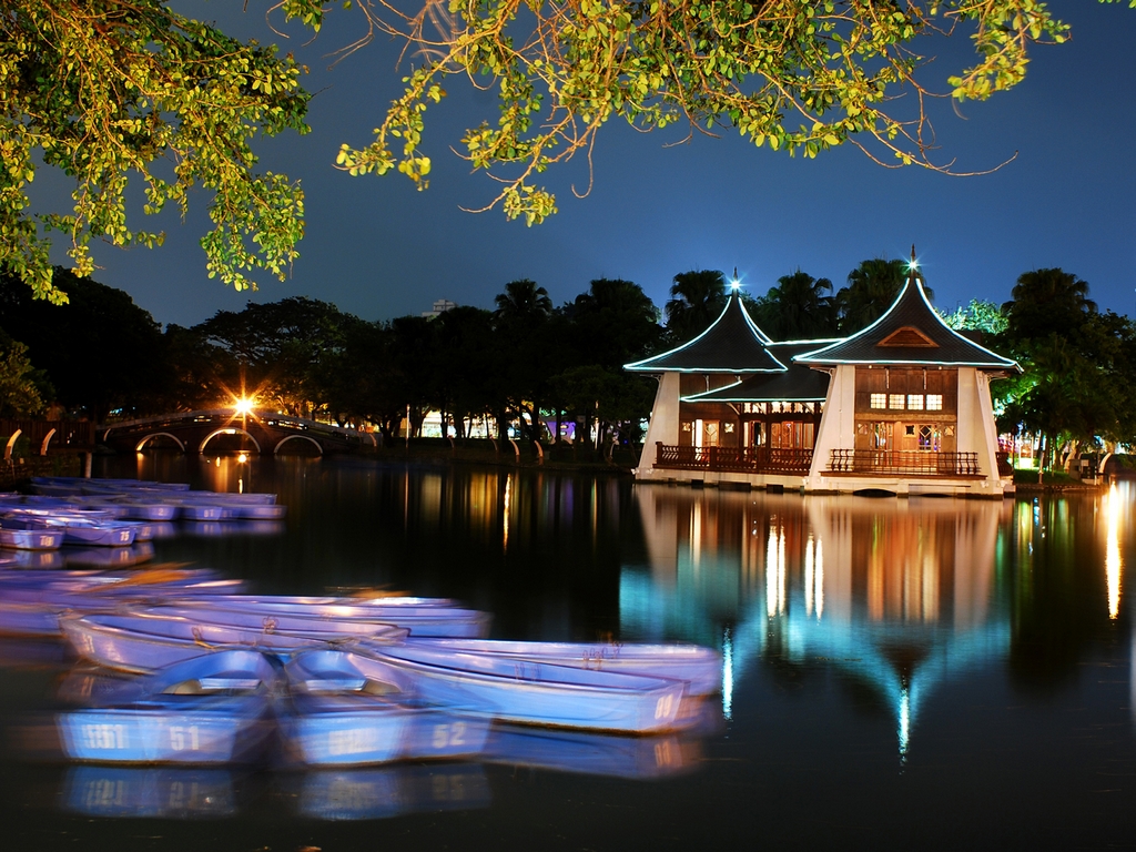 https://mdw-travel-data-us-east-1.s3.amazonaws.com/img/country/Taiwan/Taichung-Park/img_02.jpg