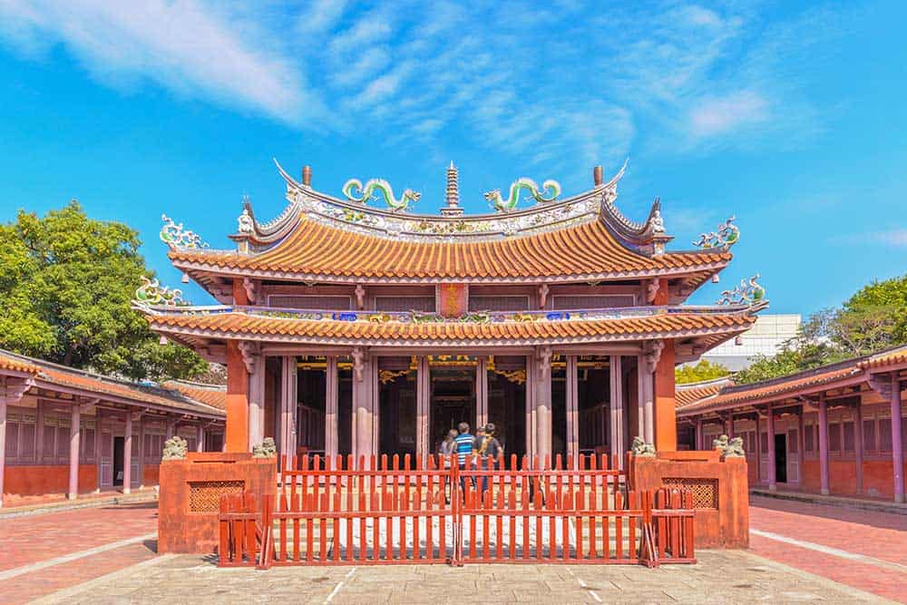 https://mdw-travel-data-us-east-1.s3.amazonaws.com/img/country/Taiwan/Tainan-Confucius-Temple/img_02.jpg