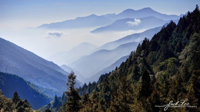 https://mdw-travel-data-us-east-1.s3.amazonaws.com/img/country/Taiwan/Taiping-Mountain/img_02.jpg
