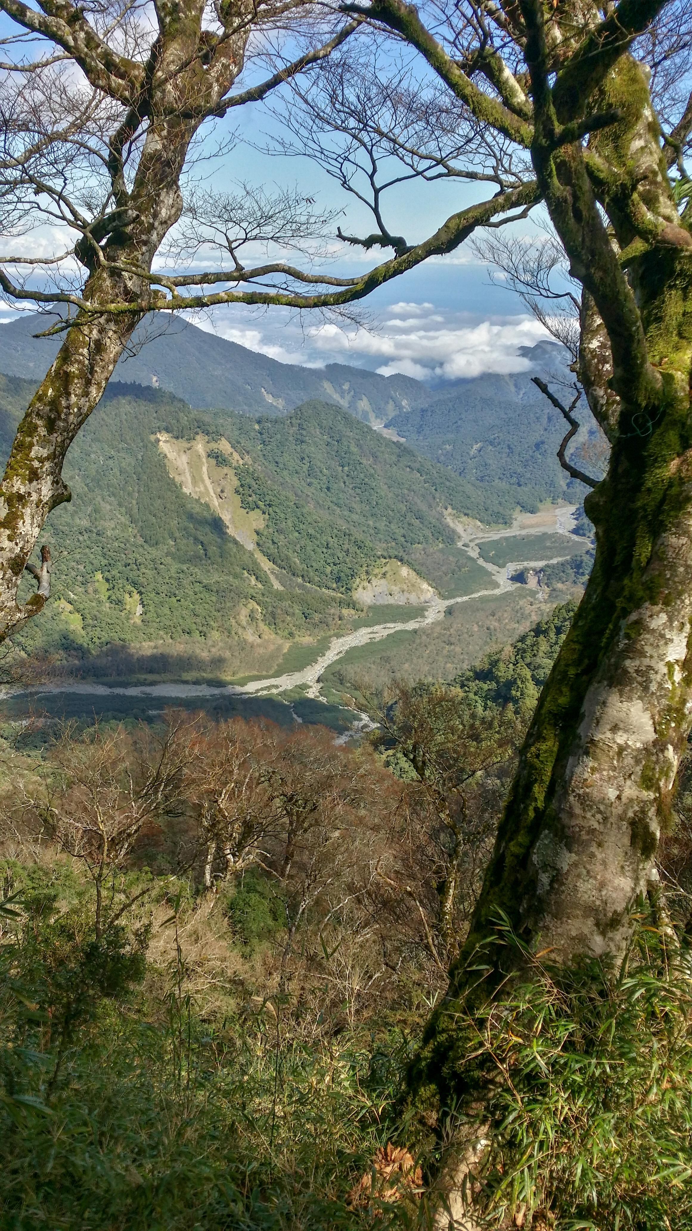 https://mdw-travel-data-us-east-1.s3.amazonaws.com/img/country/Taiwan/Taiping-Mountain/img_05.jpg