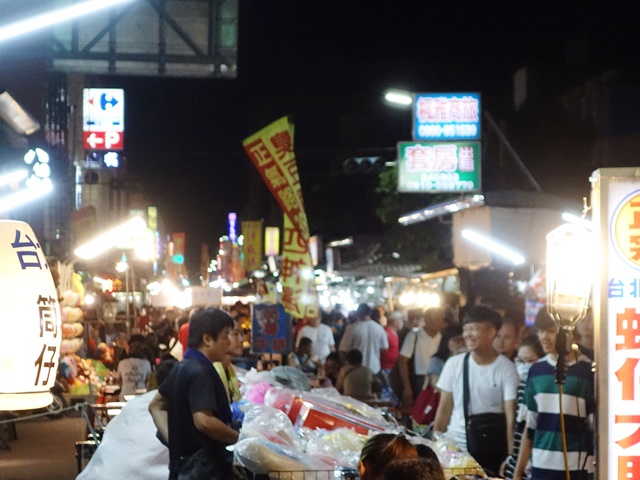 https://mdw-travel-data-us-east-1.s3.amazonaws.com/img/country/Taiwan/Taitung-Night-Market/img_01.jpg