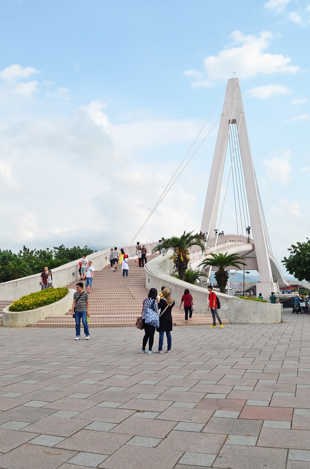 https://mdw-travel-data-us-east-1.s3.amazonaws.com/img/country/Taiwan/Tamsui-Fishermans-Wharf/img_01.jpg