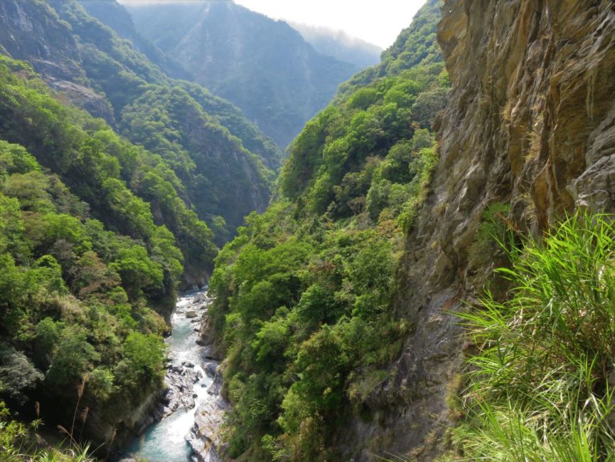 https://mdw-travel-data-us-east-1.s3.amazonaws.com/img/country/Taiwan/Taroko-National-Park/img_04.jpg