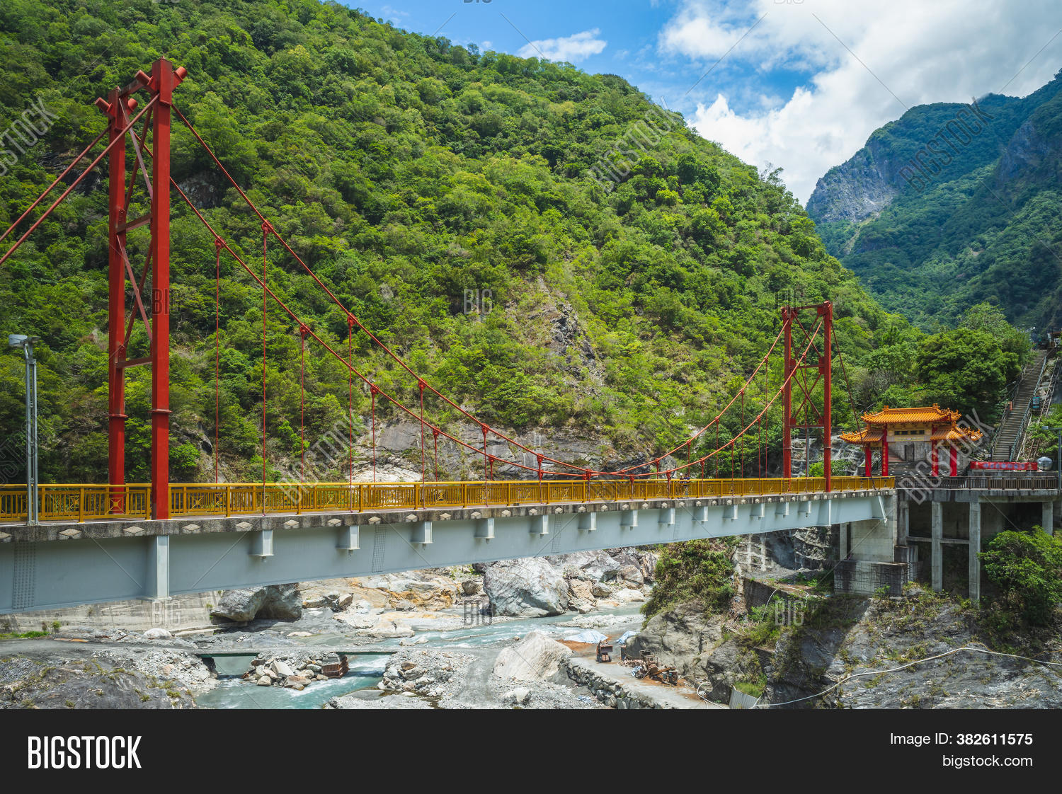 https://mdw-travel-data-us-east-1.s3.amazonaws.com/img/country/Taiwan/Tianxiang/img_05.jpg