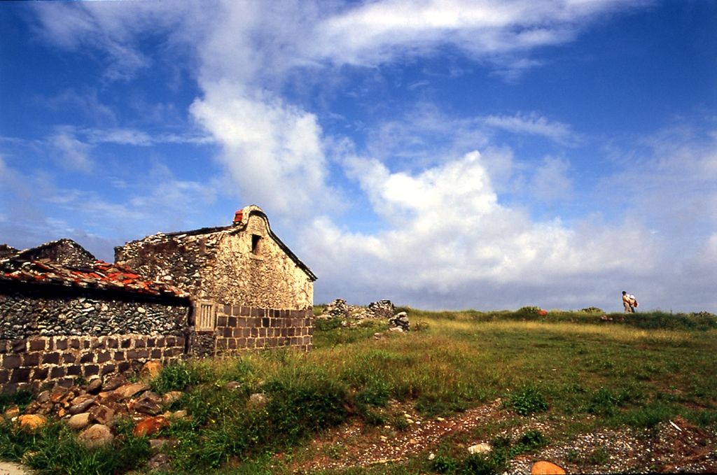 https://mdw-travel-data-us-east-1.s3.amazonaws.com/img/country/Taiwan/Wangan-Island/img_00.jpg