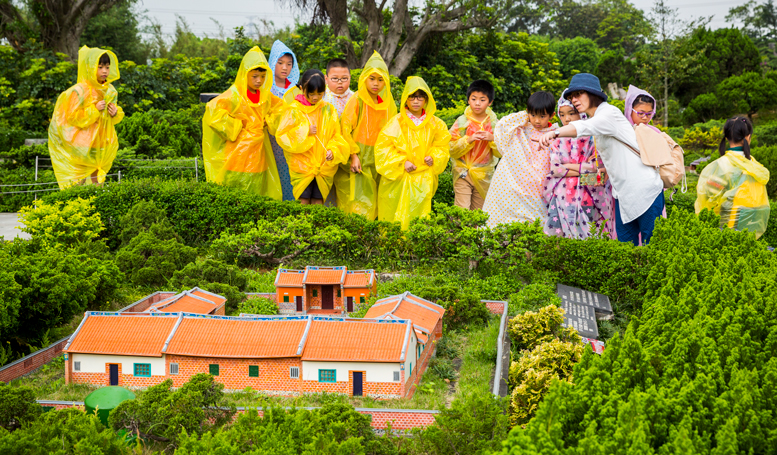 https://mdw-travel-data-us-east-1.s3.amazonaws.com/img/country/Taiwan/Window-on-China-Theme-Park/img_02.jpg