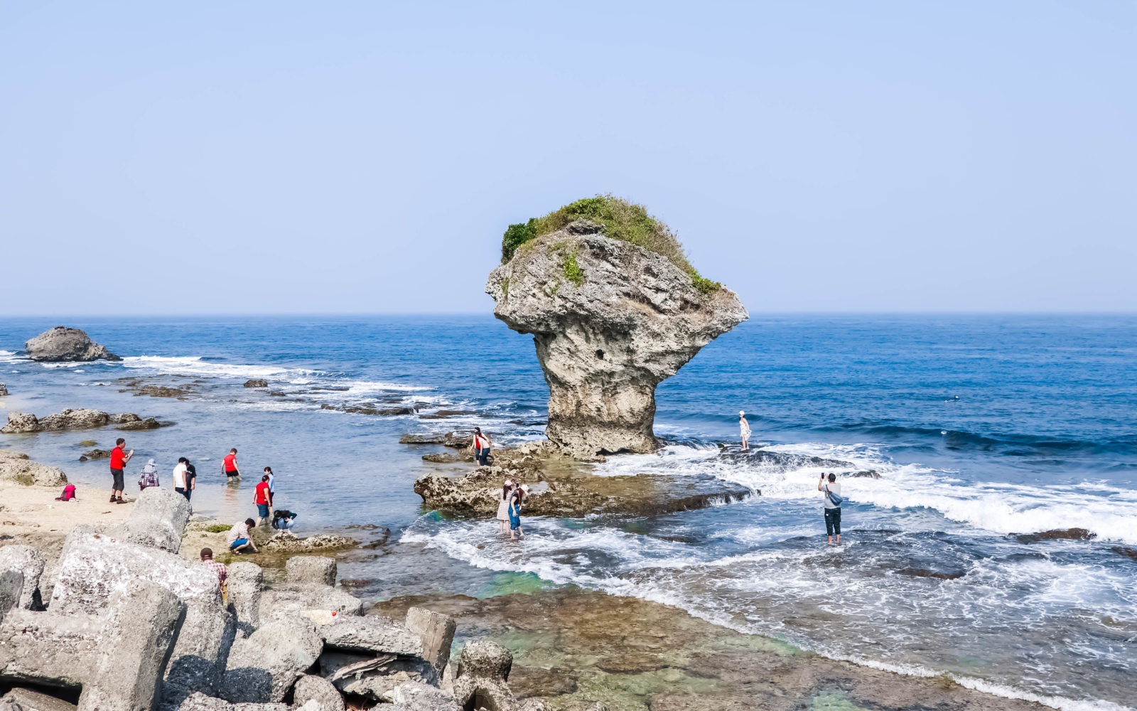 https://mdw-travel-data-us-east-1.s3.amazonaws.com/img/country/Taiwan/Xiaoliuqiu/img_02.jpg