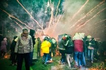 https://mdw-travel-data-us-east-1.s3.amazonaws.com/img/country/Taiwan/Yanshui-Beehive-Fireworks-Festival/img_02.jpg