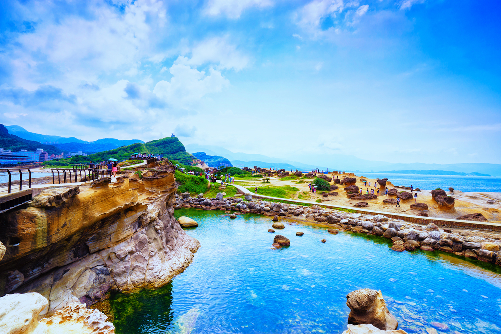 https://mdw-travel-data-us-east-1.s3.amazonaws.com/img/country/Taiwan/Yehliu-Geopark/img_00.jpg