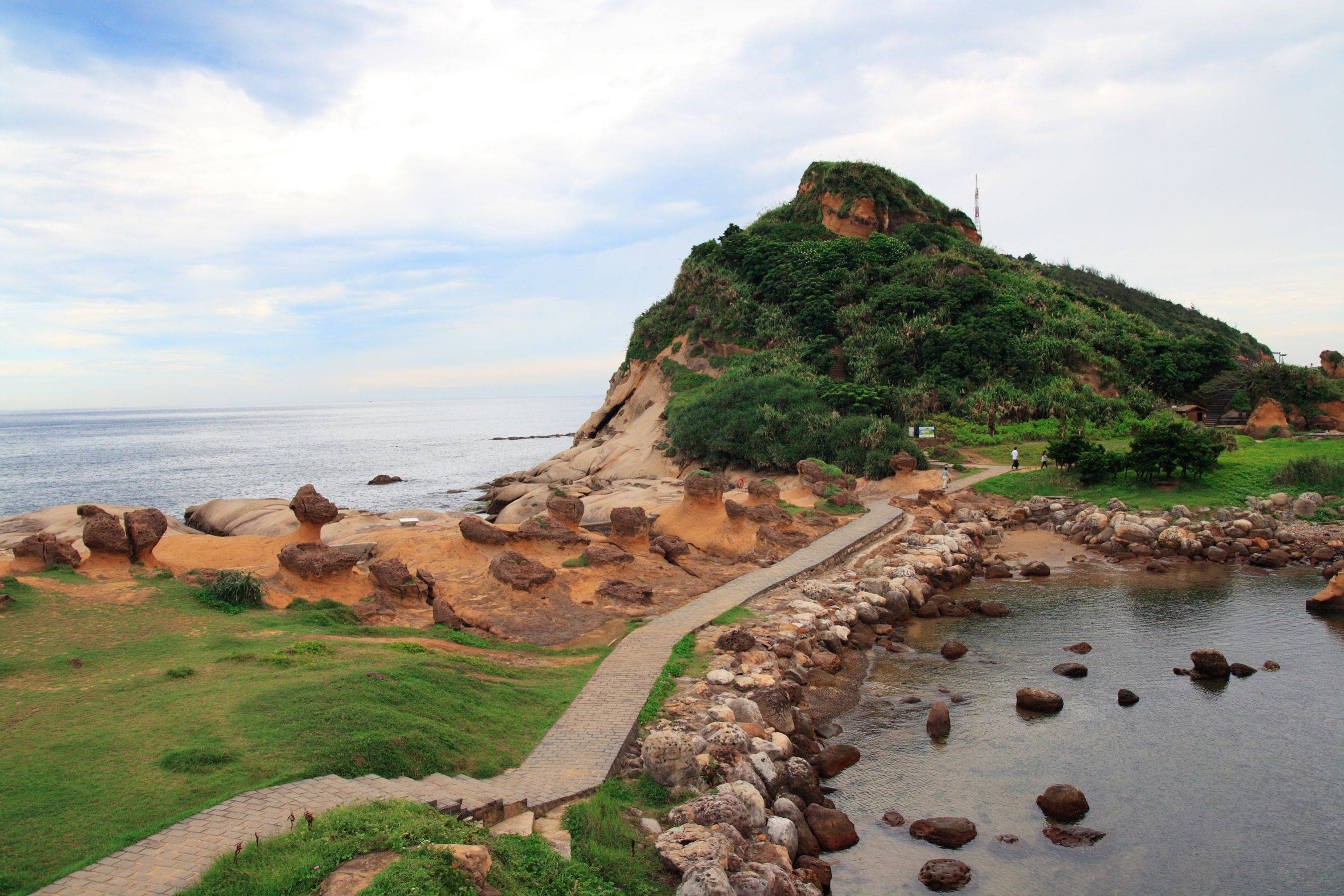 https://mdw-travel-data-us-east-1.s3.amazonaws.com/img/country/Taiwan/Yeliou-Geopark/img_00.jpg