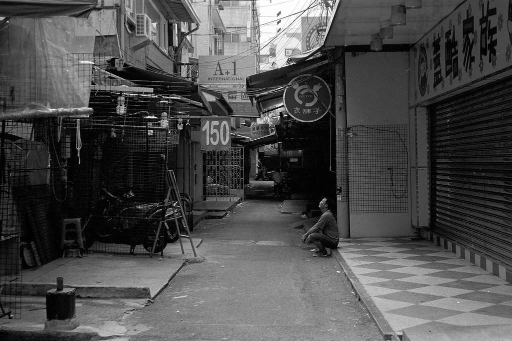 https://mdw-travel-data-us-east-1.s3.amazonaws.com/img/country/Taiwan/Yizhong-Street/img_03.jpg