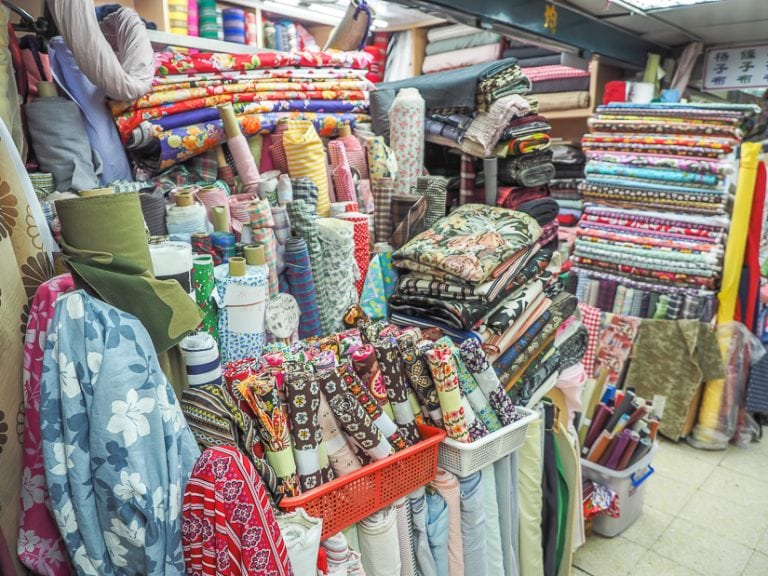 https://mdw-travel-data-us-east-1.s3.amazonaws.com/img/country/Taiwan/Yongle-Fabric-Market/img_01.jpg
