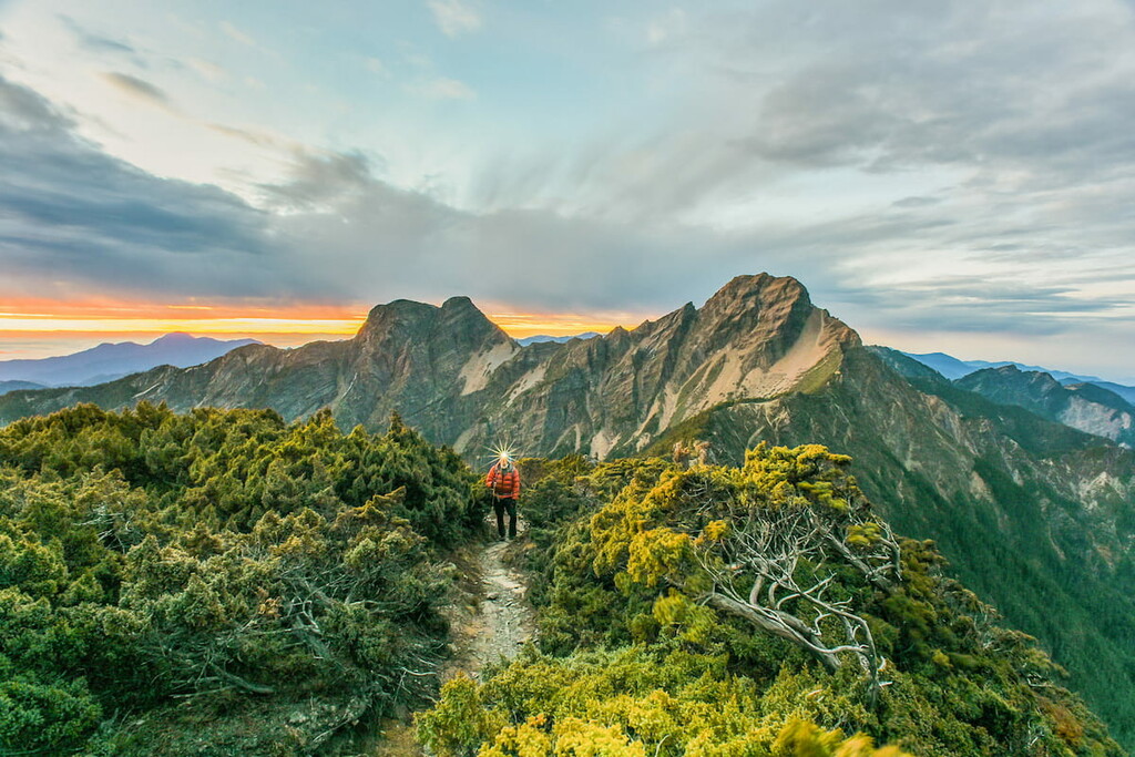 https://mdw-travel-data-us-east-1.s3.amazonaws.com/img/country/Taiwan/Yushan-National-Park/img_02.jpg