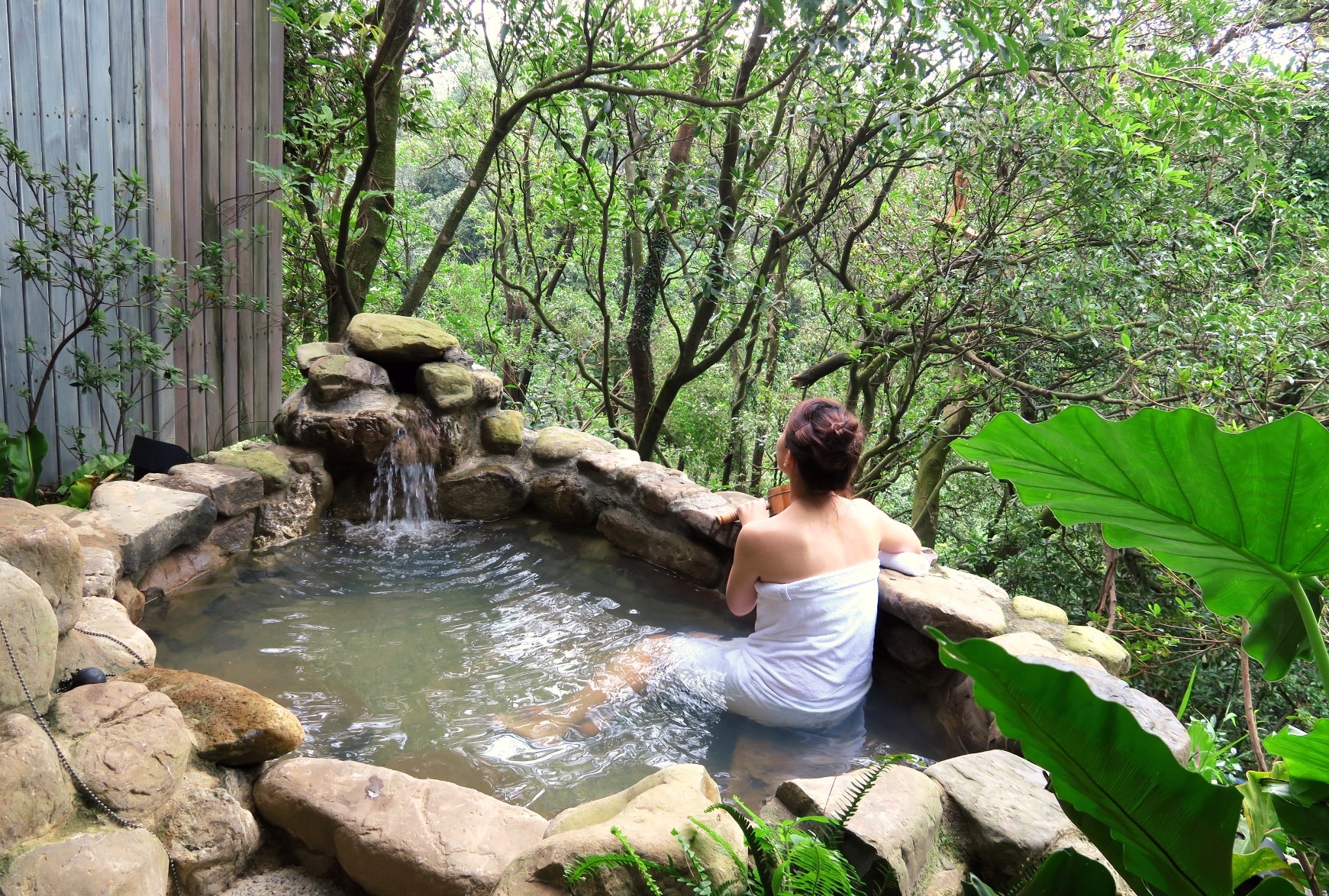 https://mdw-travel-data-us-east-1.s3.amazonaws.com/img/country/Taiwan/Zhiben-Hotspring-Park/img_02.jpg