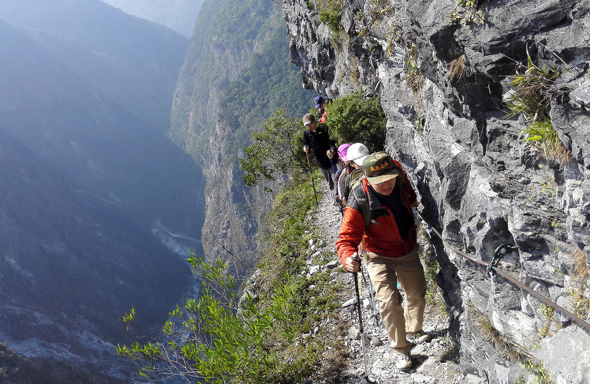 https://mdw-travel-data-us-east-1.s3.amazonaws.com/img/country/Taiwan/Zhuilu-Old-Trail/img_01.jpg