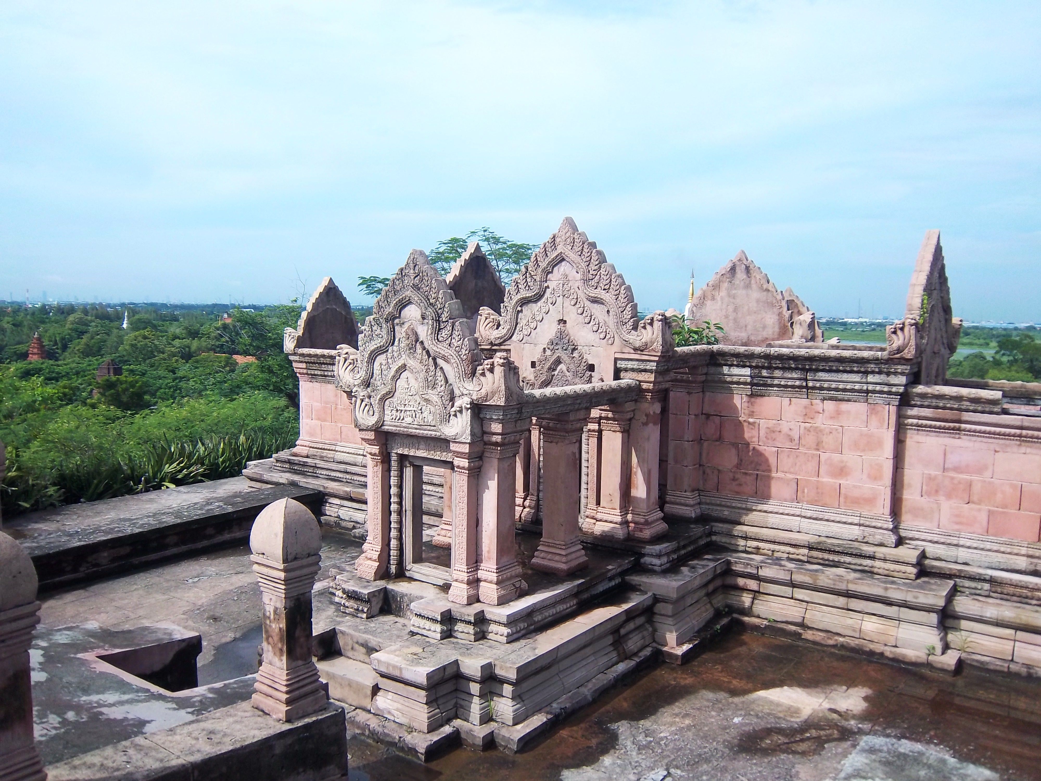 https://mdw-travel-data-us-east-1.s3.amazonaws.com/img/country/Thailand/Ancient-City/img_02.jpg