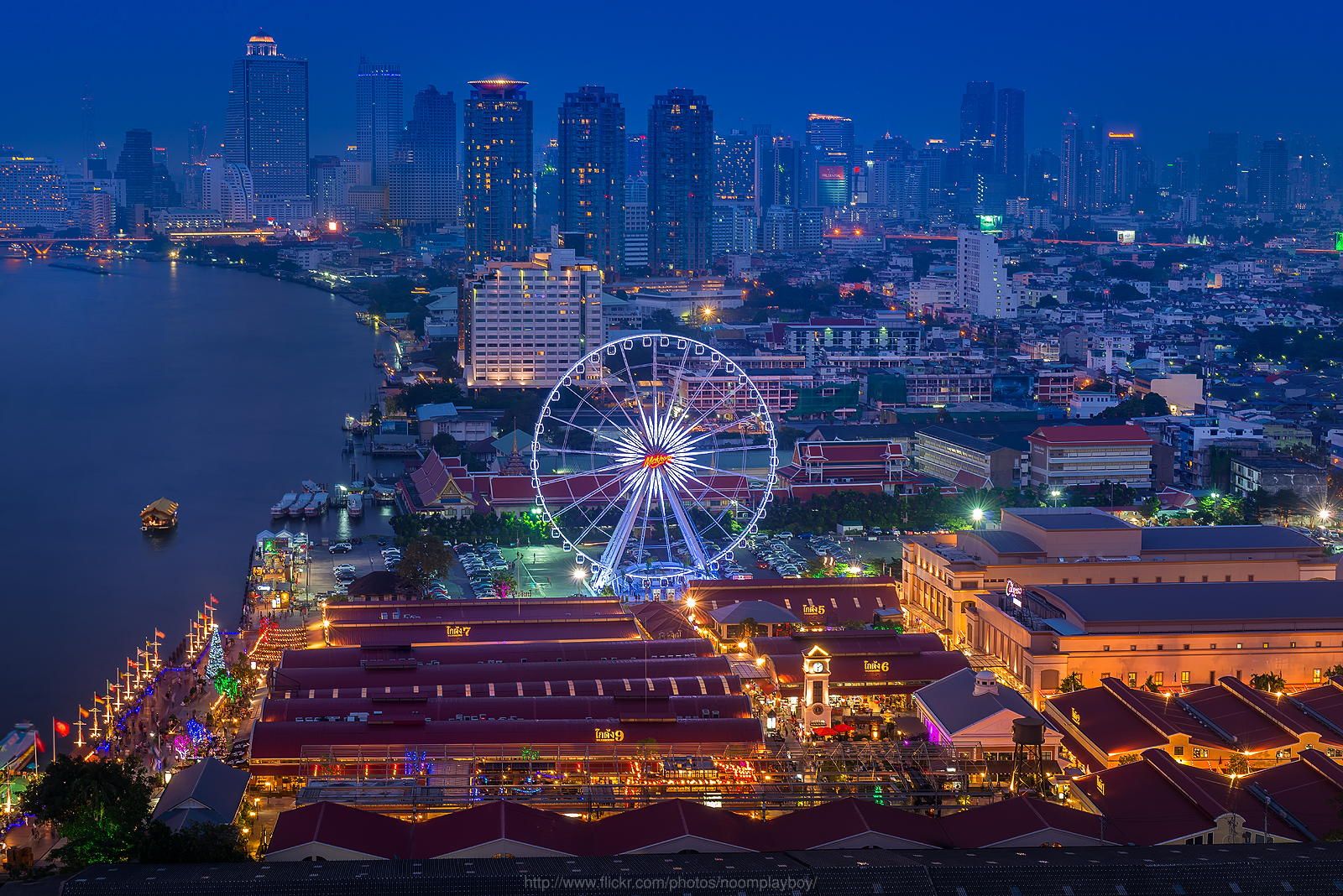 https://mdw-travel-data-us-east-1.s3.amazonaws.com/img/country/Thailand/Asiatique-The-Riverfront/img_01.jpg