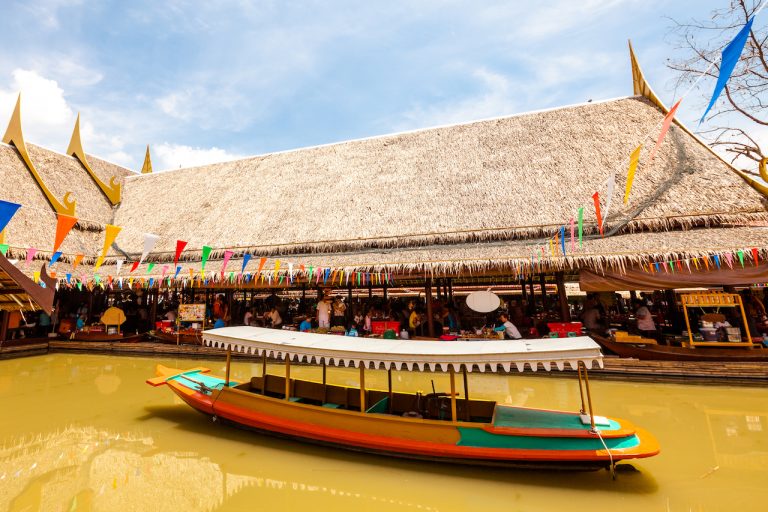 https://mdw-travel-data-us-east-1.s3.amazonaws.com/img/country/Thailand/Ayutthaya-Floating-Market/img_03.jpg
