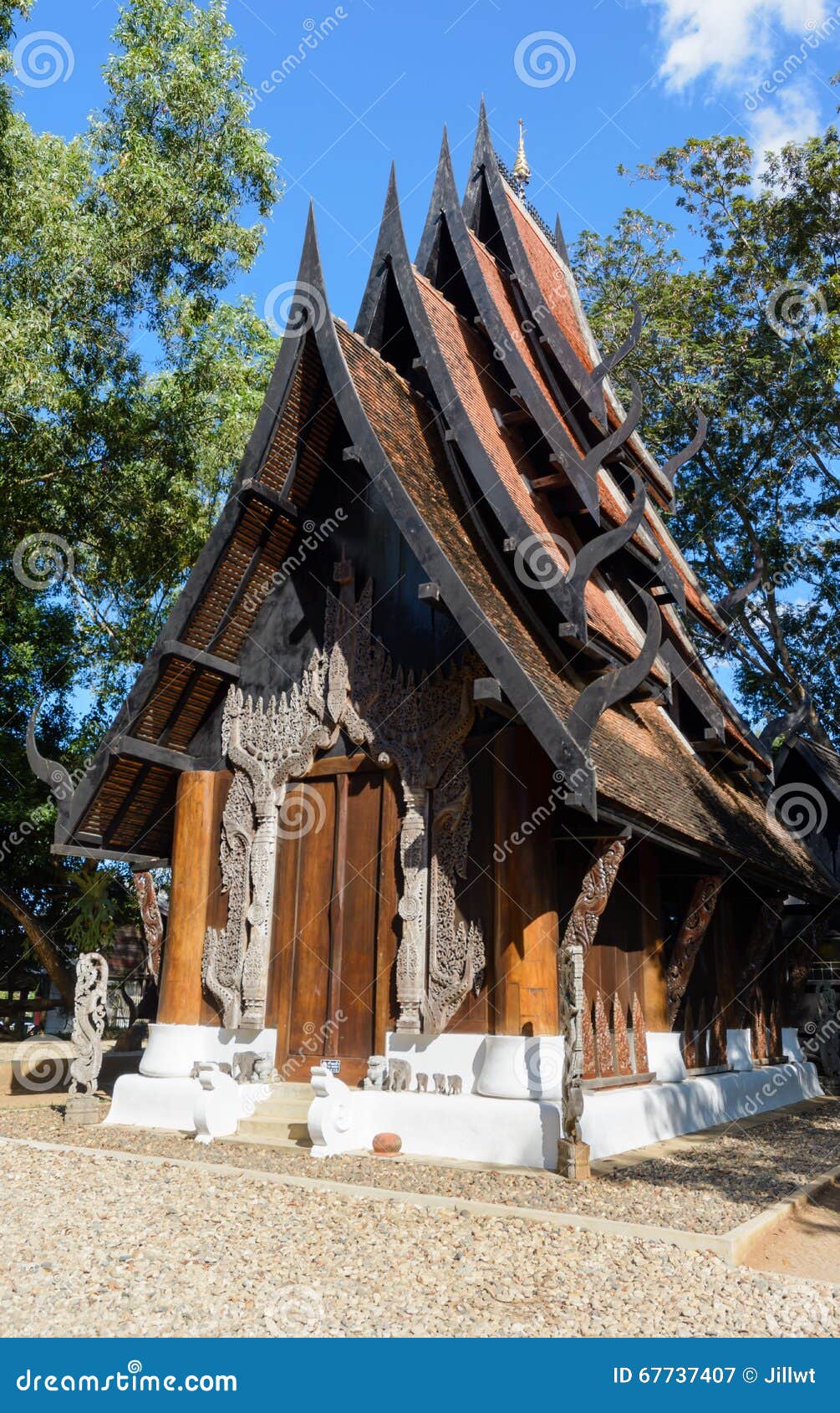 https://mdw-travel-data-us-east-1.s3.amazonaws.com/img/country/Thailand/Baandam-Museum-Black-House/img_03.jpg