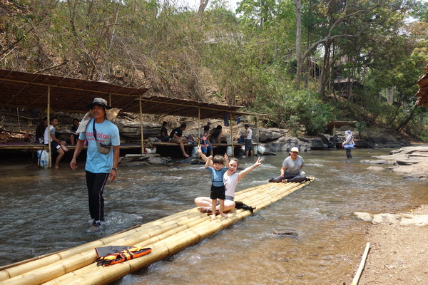 https://mdw-travel-data-us-east-1.s3.amazonaws.com/img/country/Thailand/Bamboo-Rafting-at-Mae-Wang-River/img_03.jpg