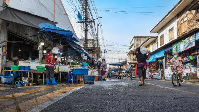 https://mdw-travel-data-us-east-1.s3.amazonaws.com/img/country/Thailand/Ban-Phe-Market/img_01.jpg