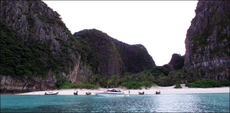 https://mdw-travel-data-us-east-1.s3.amazonaws.com/img/country/Thailand/Ban-Thai-Beach/img_01.jpg