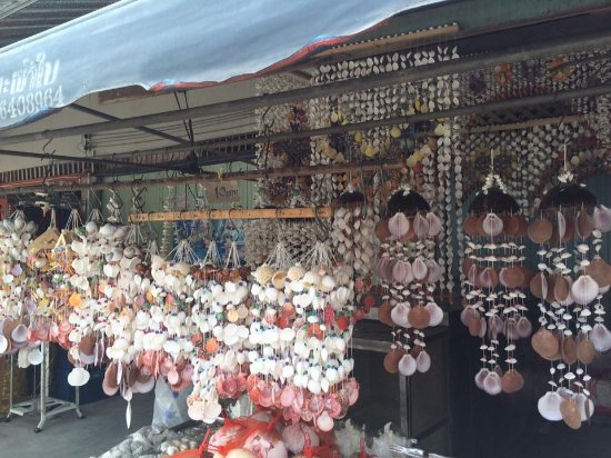 https://mdw-travel-data-us-east-1.s3.amazonaws.com/img/country/Thailand/Bann-Phe-Market/img_03.jpg