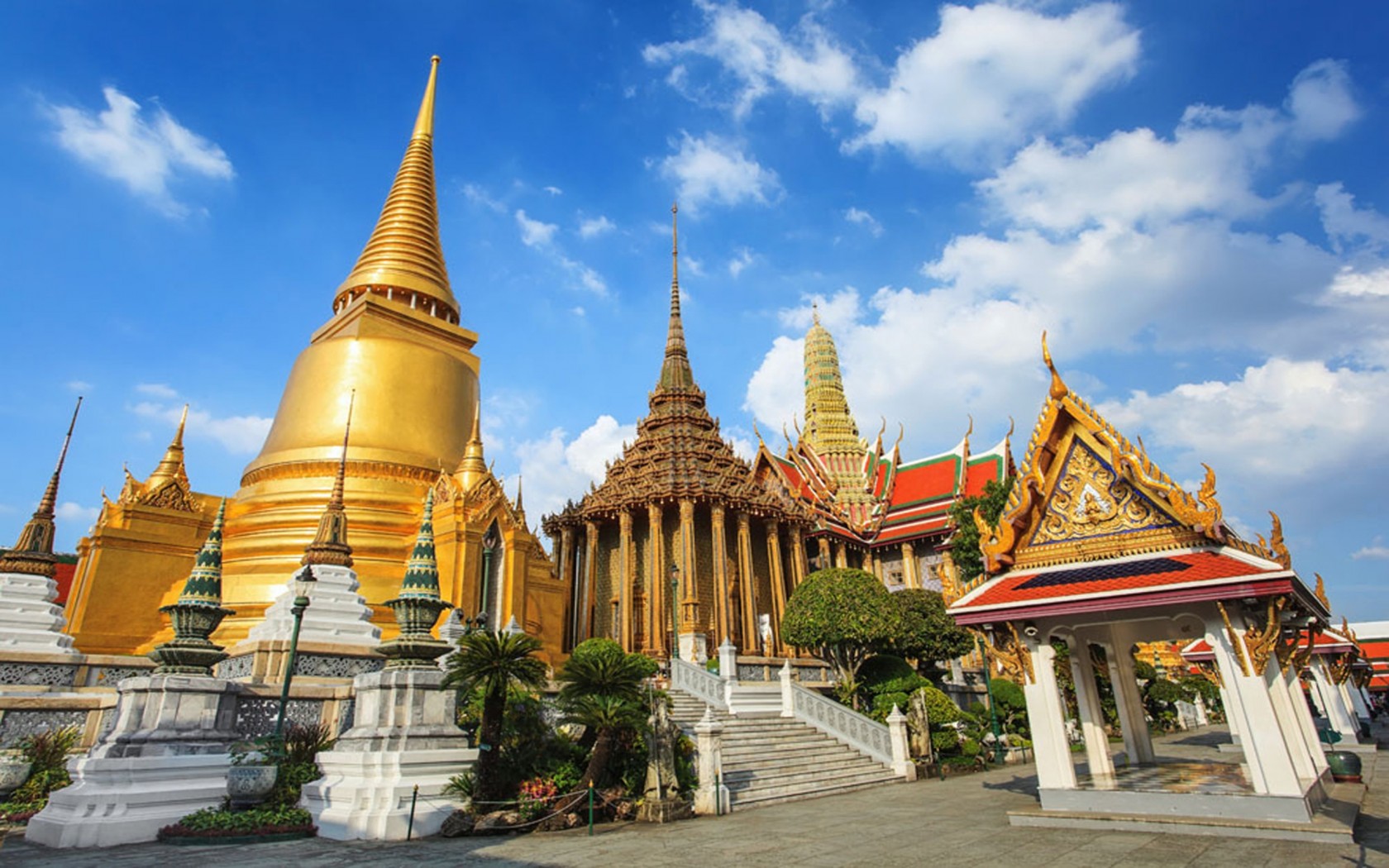 https://mdw-travel-data-us-east-1.s3.amazonaws.com/img/country/Thailand/Big-Buddha--Wat-Phra-Yai-/img_01.jpg