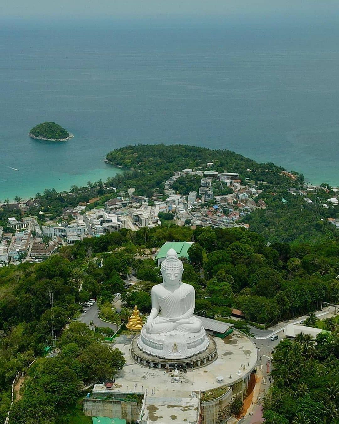 https://mdw-travel-data-us-east-1.s3.amazonaws.com/img/country/Thailand/Big-Buddha-Phuket/img_01.jpg