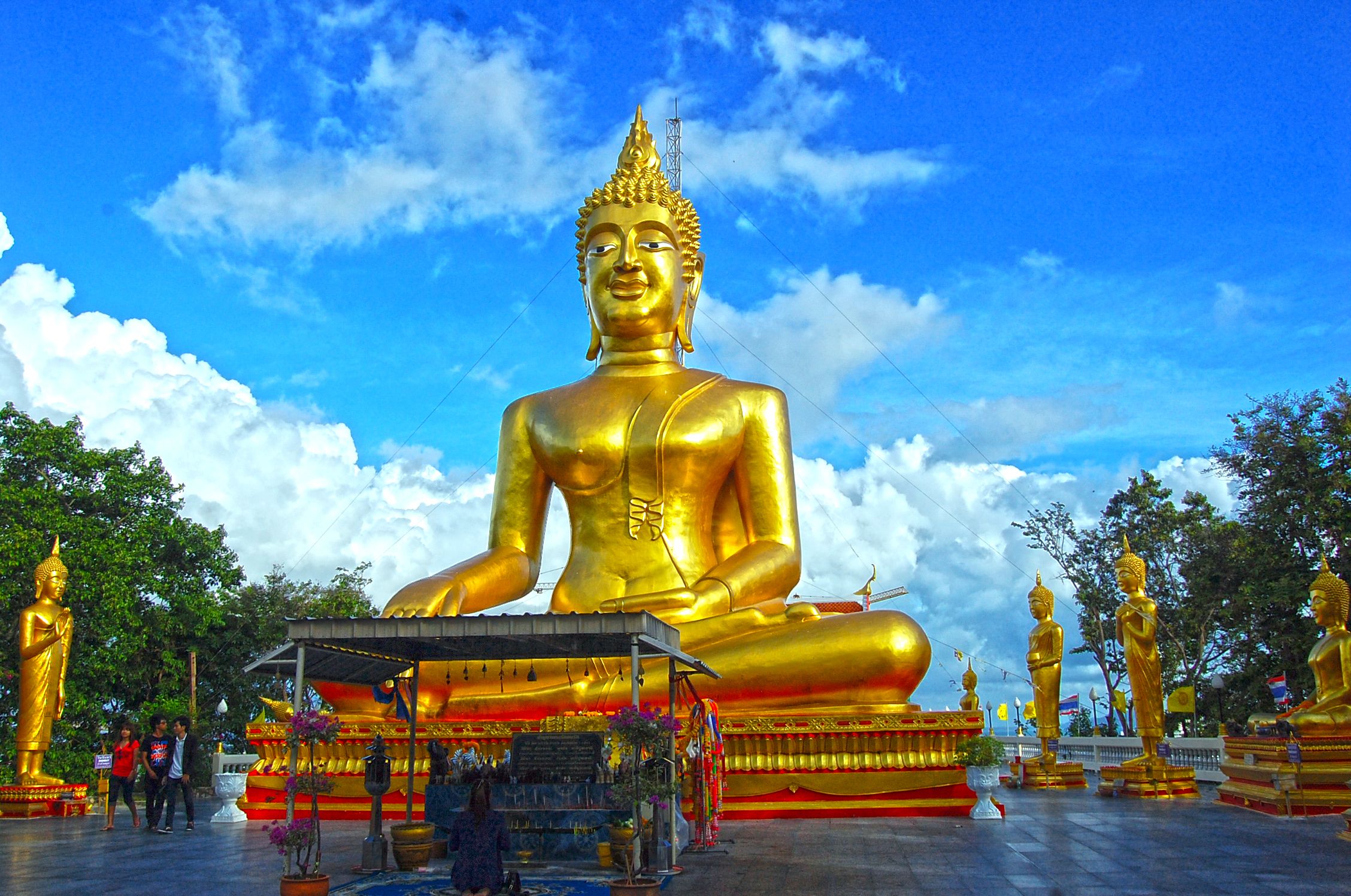 https://mdw-travel-data-us-east-1.s3.amazonaws.com/img/country/Thailand/Big-Buddha-Temple/img_00.jpg