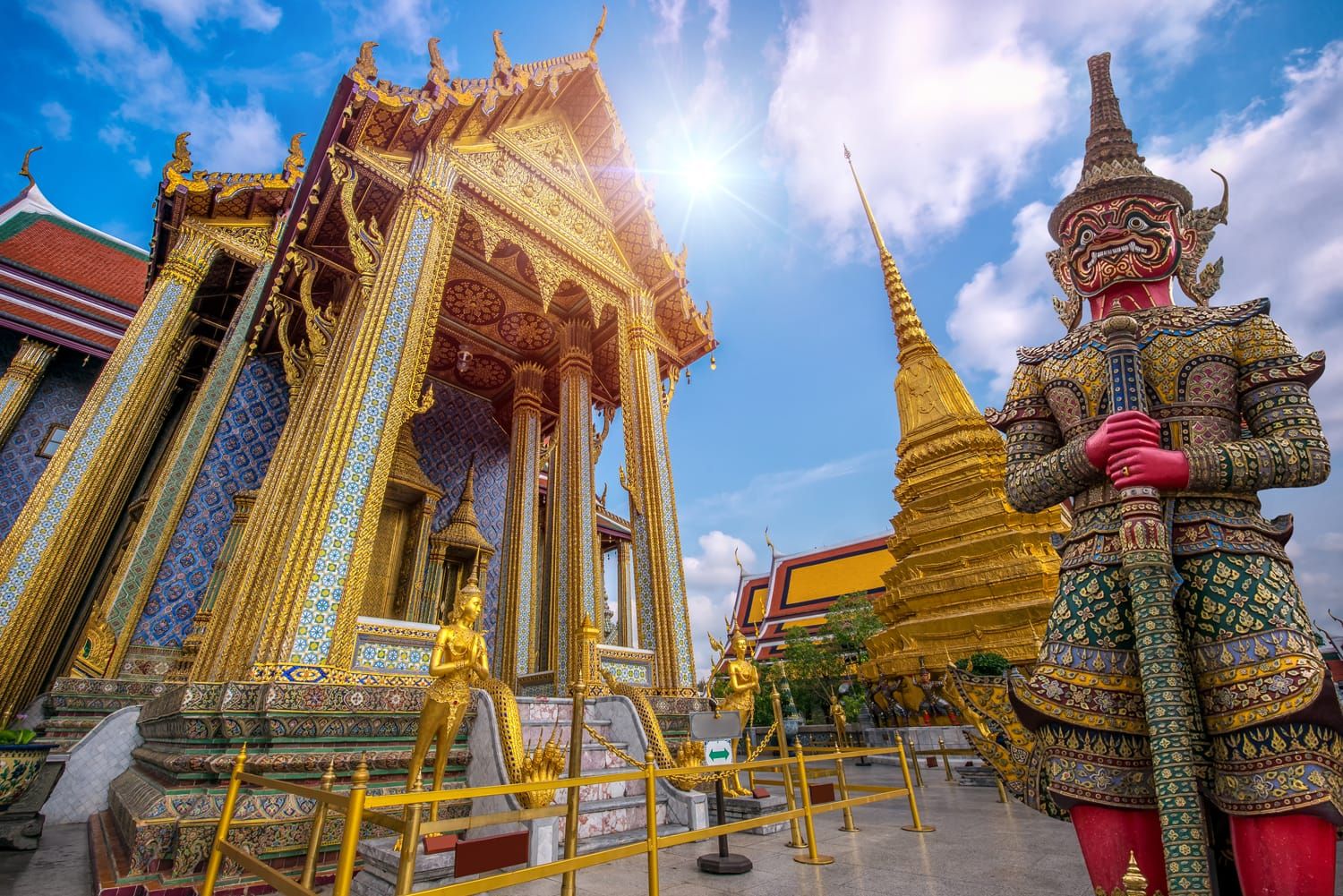 https://mdw-travel-data-us-east-1.s3.amazonaws.com/img/country/Thailand/Big-Buddha-Temple/img_02.jpg